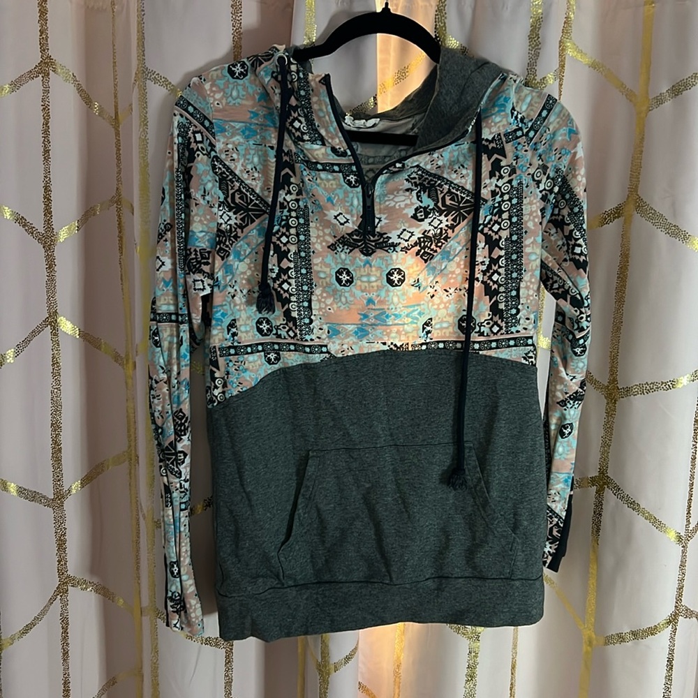 Pulse long sleeve hooded shirt